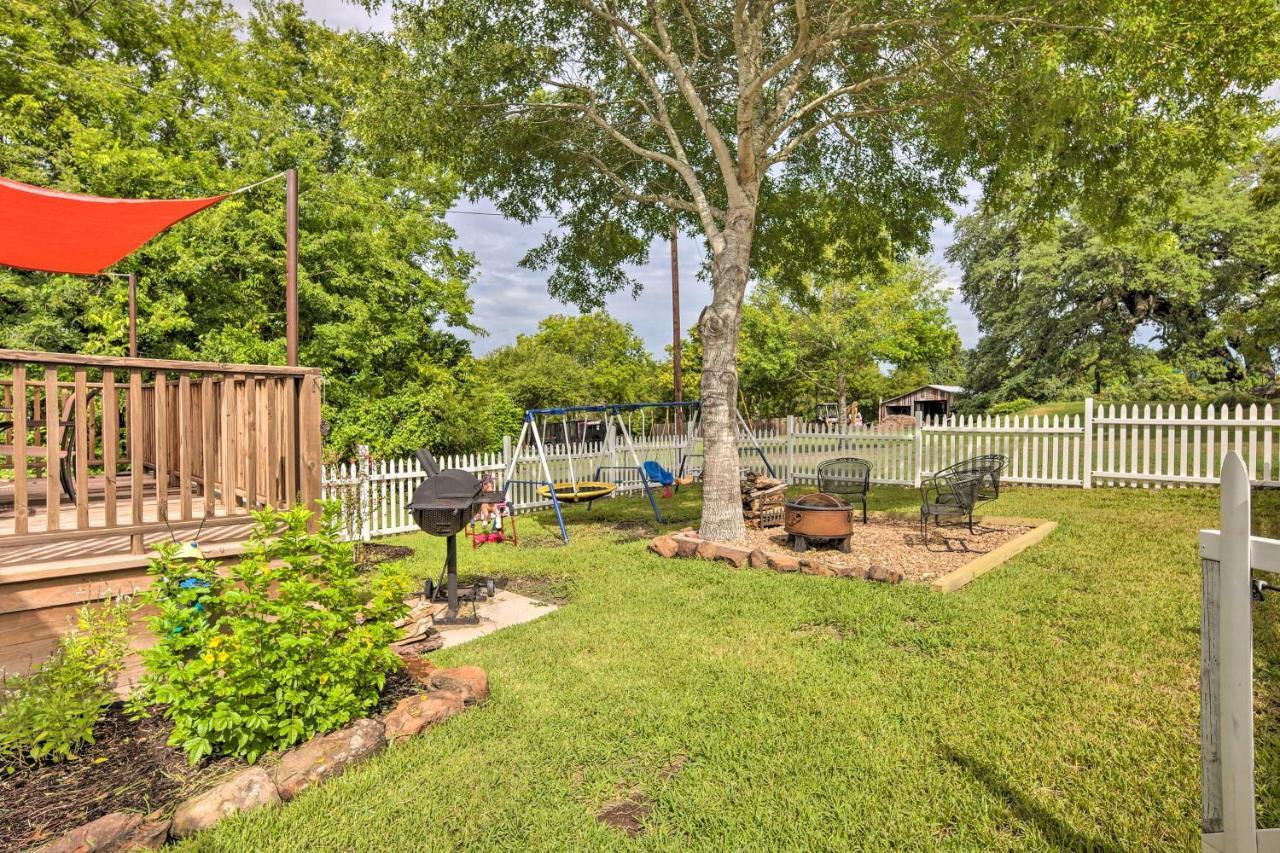 The Gathering Place Brenham Home On 6 Acres Exterior foto